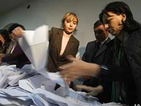На избирательном участке. Фото АР