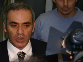 Гарри Каспаров на пресс-конференциив офисе ОГФ. Фото Каспарова.Ru