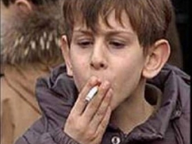 Ребенок с сигаретой, фото http://www.sar.rodgor.ru