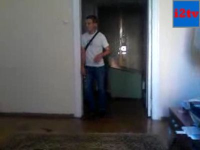Кадр с видеотрансляции из квартиры сторонников Навального.